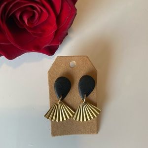 Fan Drop Earrings - Hypoallergenic stud